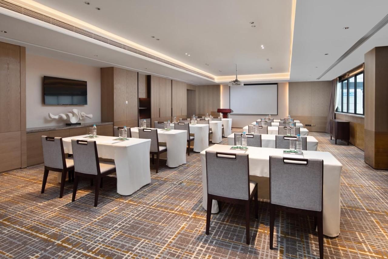 Holiday Inn & Suites Sanya Yalong Bay Exterior photo